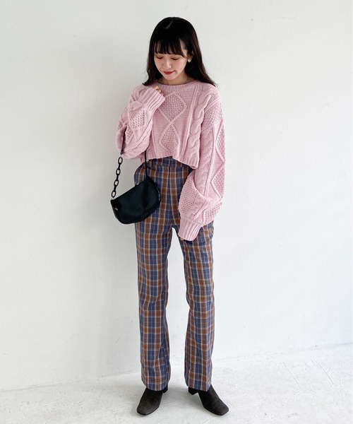 EPIMI E'PIMMY（エピミエピミー）の「ケーブルショートニット（ニット/セーター・レディース・ピンクベージュ/オフホワイト/ブラウン/ベージュ・MEDIUM）」の6枚目の写真