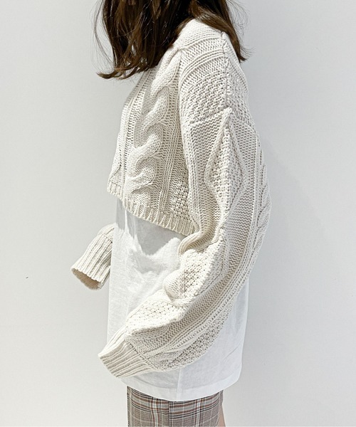 EPIMI E'PIMMY（エピミエピミー）の「ケーブルショートニット（ニット/セーター・レディース・ピンクベージュ/オフホワイト/ブラウン/ベージュ・MEDIUM）」の5枚目の写真