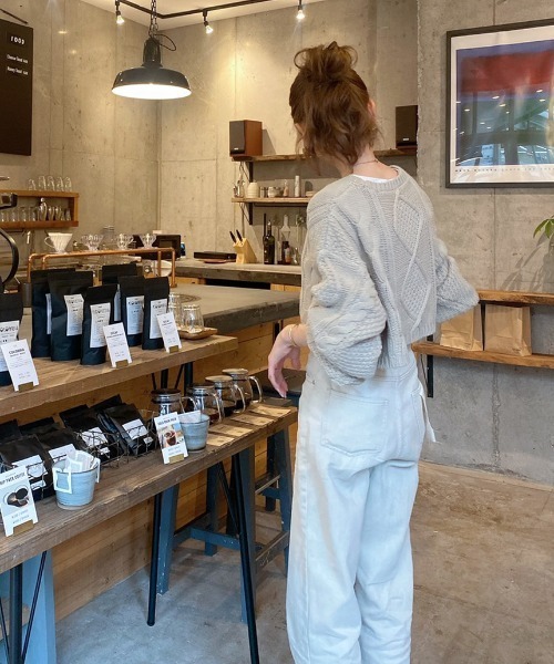 EPIMI E'PIMMY（エピミエピミー）の「ケーブルショートニット（ニット/セーター・レディース・ピンクベージュ/オフホワイト/ブラウン/ベージュ・MEDIUM）」の18枚目の写真