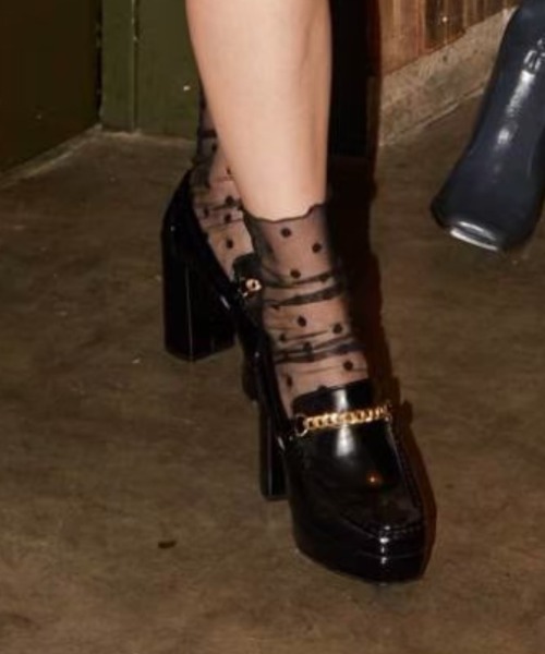 REDYAZEL（レディアゼル）の「チェーン付き厚底ローファー（その他シューズ・レディース・ベージュ/ブルー/ブラック・SMALL/MEDIUM/LARGE）」の2枚目の写真