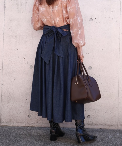 one after another NICE CLAUP（ワンアフターアナザーナイスクラップ）の「【WEB限定色あり】バックリボンフレアスカート<セットアップブラウスあり>（スカート・レディース・ブラック/ベージュ/ネイビー/ブラック系その他/ブラウン系その他・FREE）」の5枚目の写真