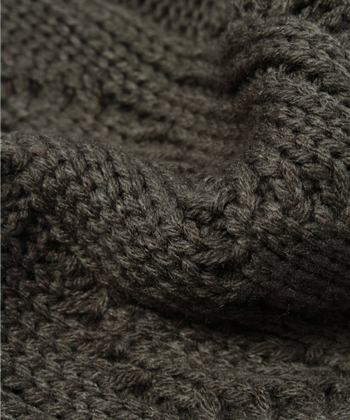 NANO universe（ナノユニバース）の「：ケーブル編みスヌード（ストール/ショール・メンズ・ブラック/ネイビー/チャコール/ベージュ/オリーブ・FREE）」の8枚目の写真