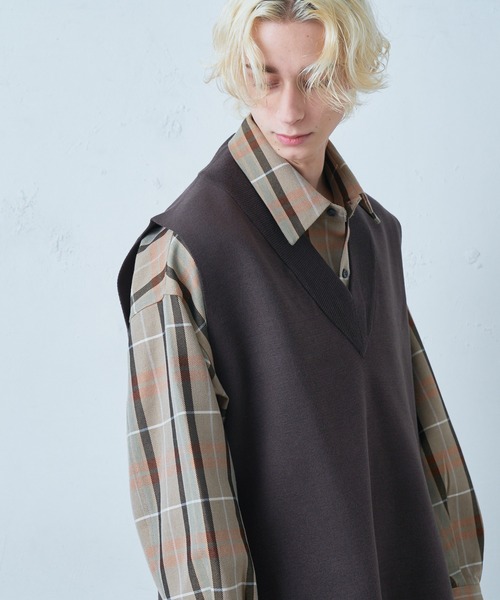 Lui's(ルイス)の「ミラノリブVネックベスト(ニット/セーター・メンズ・ブラック/パープル/ブラウン・FREE)」の3枚目の写真