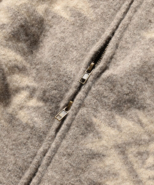 BEAMS PLUS（ビームスプラス）の「BEAMS PLUS / 5ゲージ スノーパターン ジップ ニット ブルゾン（ニット/セーター・メンズ・ベージュ/ブラウン・LARGE/MEDIUM/X-LARGE/SMALL）」の17枚目の写真