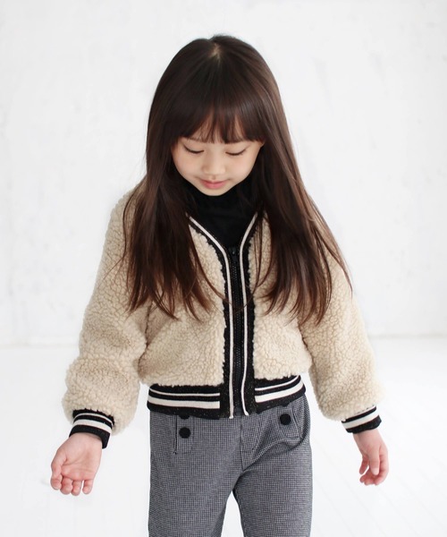 Rora（ローラ）の「タレント ボア アウター(2color)（ブルゾン・キッズ・ブラック/ベージュ・120/130/140/150/100/110）」の5枚目の写真