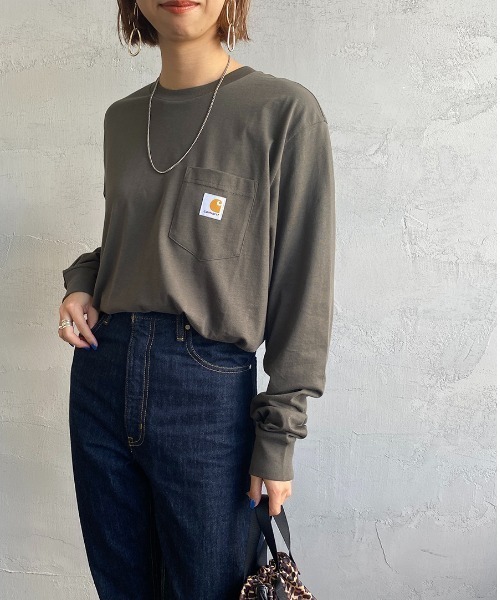 Carhartt WIP（カーハートダブリューアイピー）の「[carhartt WIP/カーハートダブリューアイピー] ロングスリーブ ポケットTシャツ（Tシャツ/カットソー・レディース・ホワイト/ブラック/オリーブ/ワイン/グリーン・S/M/L/XL/XS）」の3枚目の写真