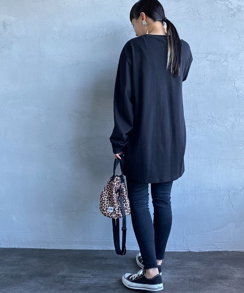 Carhartt WIP（カーハートダブリューアイピー）の「[carhartt WIP/カーハートダブリューアイピー] ロングスリーブ ポケットTシャツ（Tシャツ/カットソー・レディース・ホワイト/ブラック/オリーブ/ワイン/グリーン・S/M/L/XL/XS）」の7枚目の写真