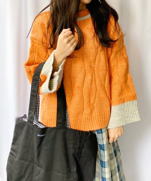 Loco Ocean（ロコオーシャン）の「太めケーブル編み ボリュームスリーブ プルオーバーニット（ニット/セーター・レディース・オフホワイト/オレンジ/グリーン・FREE）」の4枚目の写真