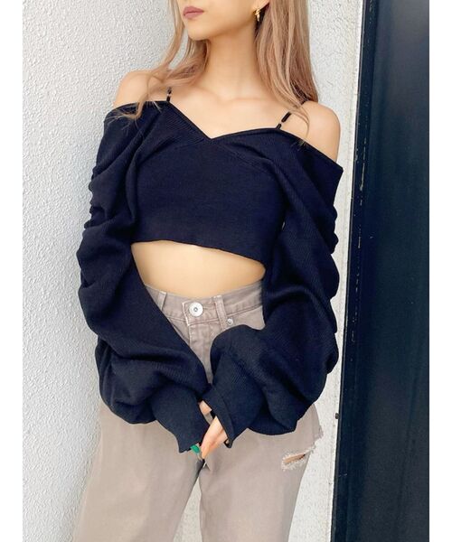 GYDA（ジェイダ）の「アームギャザーオフショル ニット トップス（ニット/セーター・レディース・アイボリー/ブラック/マスタード・FREE）」の4枚目の写真