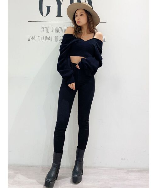 GYDA（ジェイダ）の「アームギャザーオフショル ニット トップス（ニット/セーター・レディース・アイボリー/ブラック/マスタード・FREE）」の8枚目の写真