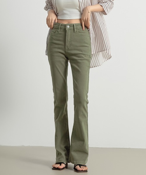 DAY CLOSET（デイ クローゼット）の「[大きいサイズ有/すらっと美脚見せ] ハイウエスト ストレッチ フレア ブーツカット デニムパンツ レディース ジーンズ（デニムパンツ・レディース・ライトブルー/インディゴブルー/ブラック/ダークインディゴブルー/ホワイト/ベージュ/ブラック系その他/カーキ/アイボリー/ダークネイビー/ダークグレー/ブルー系その他・S/M/L/XL/XS）」の13枚目の写真