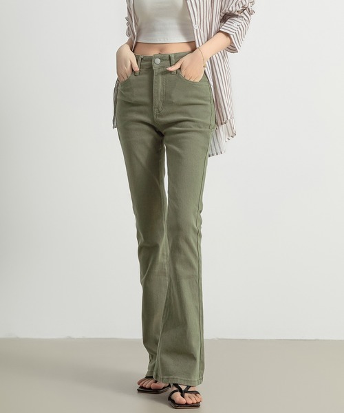 DAY CLOSET（デイ クローゼット）の「[大きいサイズ有/すらっと美脚見せ] ハイウエスト ストレッチ フレア ブーツカット デニムパンツ レディース ジーンズ（デニムパンツ・レディース・ライトブルー/インディゴブルー/ブラック/ダークインディゴブルー/ホワイト/ベージュ/ブラック系その他/カーキ/アイボリー/ダークネイビー/ダークグレー/ブルー系その他・S/M/L/XL/XS）」の14枚目の写真