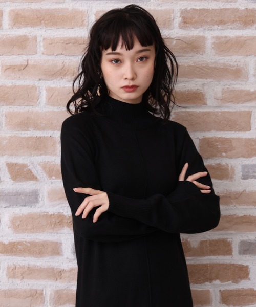LOUISE ODIER(ルイーズオディール)の「センターシームニットワンピース(チュニック・レディース・ライトグレー/グリーン/ブラック/ベージュ・MEDIUM)」の15枚目の写真