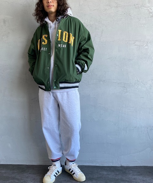 VISION STREET WEAR（ヴィジョンストリートウェア）の「【WEB限定】[VISION STREET WEAR/ビジョンストリートウェアー] ビッグシルエット ナイロンワッペンスタジャン（スタジャン・レディース・ブラック/グリーン・M/L）」の4枚目の写真