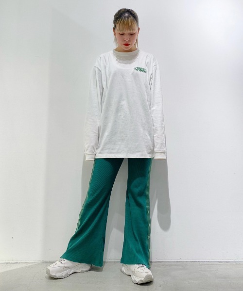 Candy Stripper（キャンディストリッパー）の「SIDE SLIT RIB FIT パンツ（その他パンツ・レディース・ブラック/グリーン/パープル・2）」の3枚目の写真