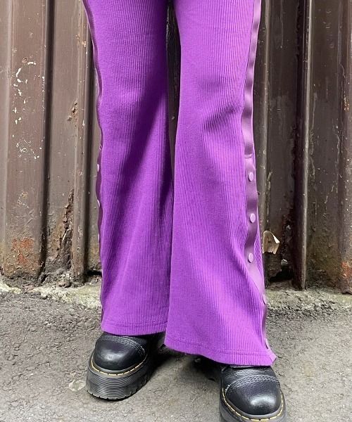 Candy Stripper（キャンディストリッパー）の「SIDE SLIT RIB FIT パンツ（その他パンツ・レディース・ブラック/グリーン/パープル・2）」の7枚目の写真