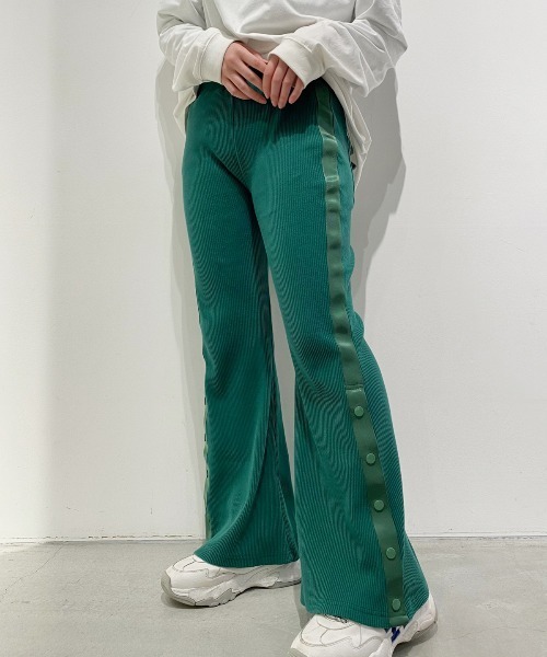 Candy Stripper（キャンディストリッパー）の「SIDE SLIT RIB FIT パンツ（その他パンツ・レディース・ブラック/グリーン/パープル・2）」の11枚目の写真