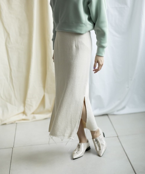 mona Belinda(モナベリンダ)の「裾スリットフリンジスカート(スカート・レディース・ホワイト/チャコールグレー・FREE)」の20枚目の写真