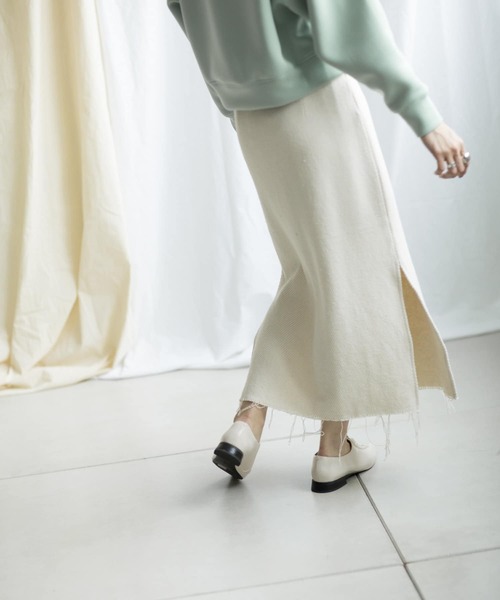 mona Belinda(モナベリンダ)の「裾スリットフリンジスカート(スカート・レディース・ホワイト/チャコールグレー・FREE)」の7枚目の写真