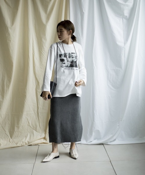 mona Belinda(モナベリンダ)の「裾スリットフリンジスカート(スカート・レディース・ホワイト/チャコールグレー・FREE)」の8枚目の写真