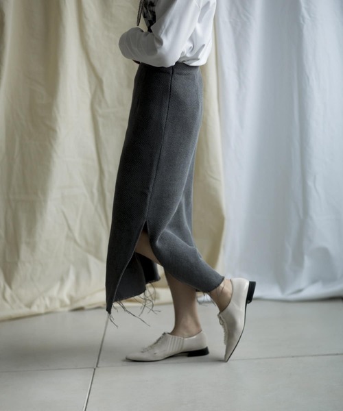 mona Belinda(モナベリンダ)の「裾スリットフリンジスカート(スカート・レディース・ホワイト/チャコールグレー・FREE)」の22枚目の写真