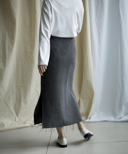 mona Belinda(モナベリンダ)の「裾スリットフリンジスカート(スカート・レディース・ホワイト/チャコールグレー・FREE)」の15枚目の写真