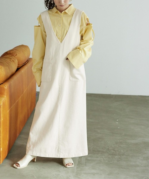 titivate(ティティベイト)の「Vネックデニムワンピース(ワンピース・レディース・ホワイト系その他/ブラック/ネイビー・S/M/L)」の2枚目の写真