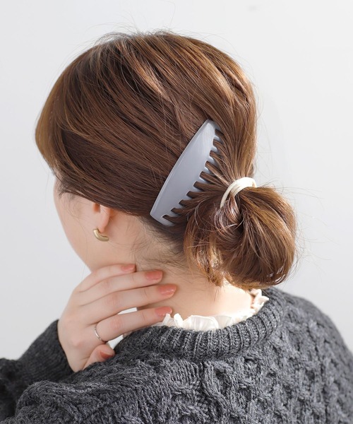 ANEMONE（アネモネ）の「クリアカラービッグコーム（その他ヘアアクセサリー・レディース・ブラウン/グレー/グリーン・FREE）」の2枚目の写真