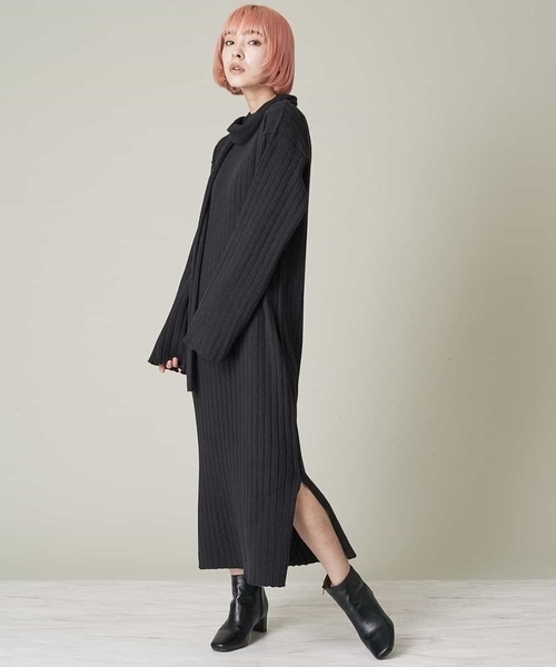 A de a.v.v（アードアー・ヴェ・ヴェ）の「ベルト付きスタンドネックリブニットワンピース（ワンピース・レディース・ブラック/ブルー/アイボリー・39）」の5枚目の写真