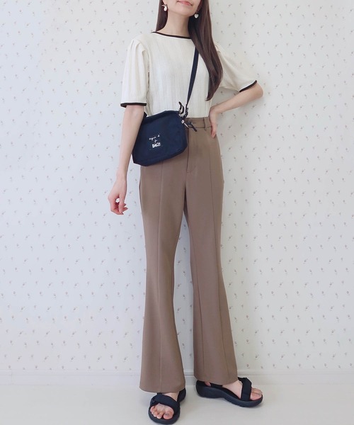 PURIL（ピュリル）の「【PURIL】パイピングタックスリーブ半袖リブトップス（Tシャツ/カットソー・レディース・ベージュ/ブラック/ホワイト・FREE）」の6枚目の写真