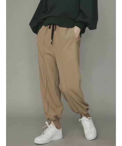 COTORICA(コトリカ)の「【THE DAYZ TOKYO】センタースリットジョグパンツ(その他パンツ・レディース・ブラック/ベージュ/ブラウン・SMALL/MEDIUM)」の4枚目の写真