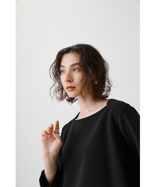 crie conforto(クリーコンフォルト)の「2重織ストレッチブラウス(Tシャツ/カットソー・レディース・ブラック/グレイッシュベージュ・MEDIUM/SMALL)」の11枚目の写真