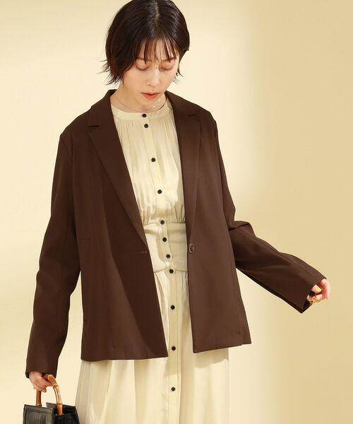 Ray BEAMS（レイビームス）の「Ray BEAMS / フロント キリカエ 1ボタン ジャケット（テーラードジャケット・レディース・ダークブラウン/クリーム・1/0）」の5枚目の写真