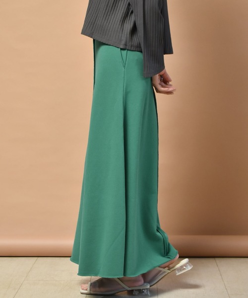 RETRO GIRL(レトロガール)の「裏毛フレアスカート(スカート・レディース・オフホワイト/グリーン/ダークグレー・FREE)」の13枚目の写真