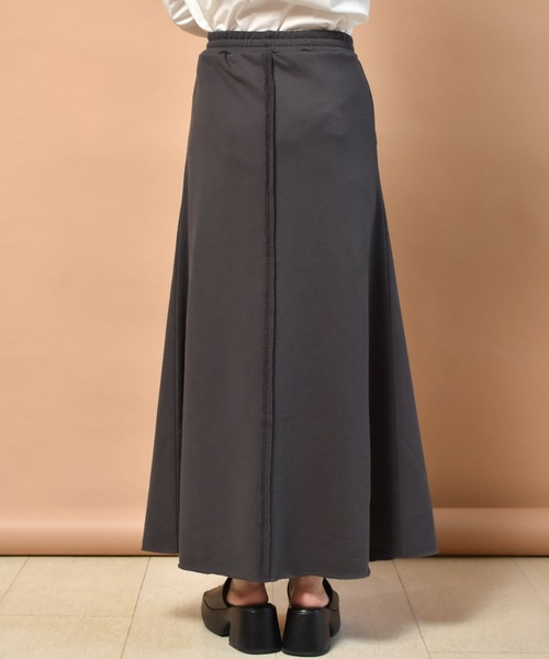 RETRO GIRL(レトロガール)の「裏毛フレアスカート(スカート・レディース・オフホワイト/グリーン/ダークグレー・FREE)」の8枚目の写真