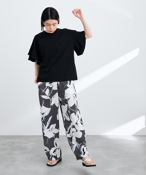 ADAM ET ROPE'(アダムエロペ)の「【WEB限定】フレアスリーブカットプルオーバー(Tシャツ/カットソー・レディース・ホワイト/ブラック/サックスブルー/ピンク・FREE)」の20枚目の写真