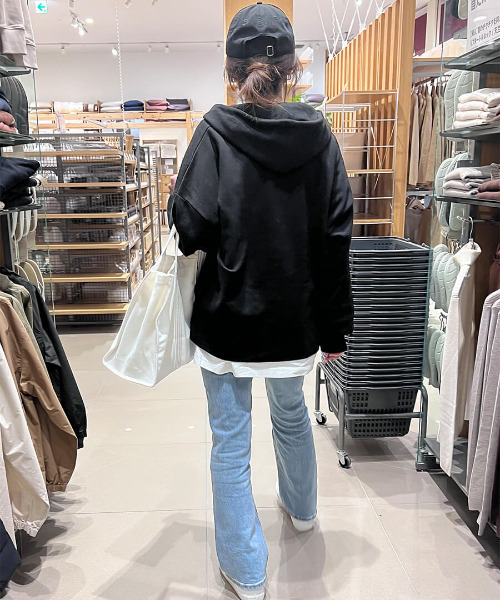 ISOOK(アイスー)の「Hooded sweat cardigan / フーデッドスウェットカーディガン(chiica select)(スウェット・レディース・ブラック/グレー・FREE)」の5枚目の写真