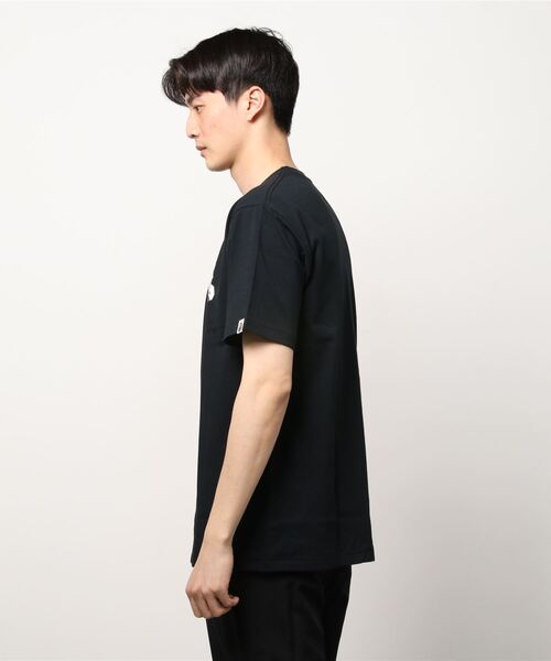A BATHING APE(アベイシングエイプ)の「COLOR CAMO C COLLEGE TEE M(Tシャツ/カットソー・メンズ・ホワイト×パープル/ホワイト×グリーン/ブラック×グリーン/ブラック×パープル・XXX-LARGE/MEDIUM/LARGE/XX-LARGE/X-LARGE/SMALL)」の5枚目の写真