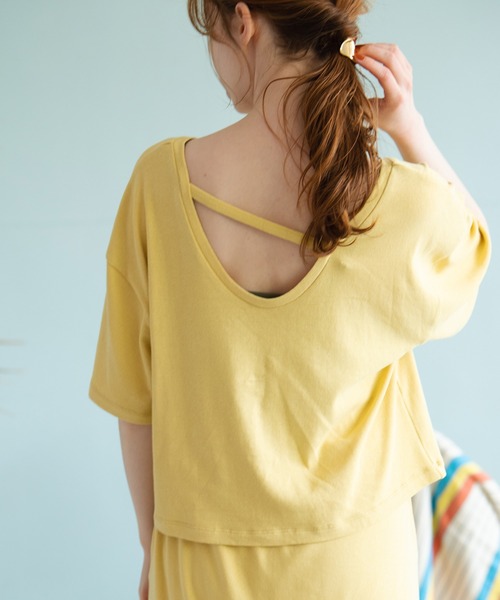 Crisp（クリスプ）の「スラッシュネックTシャツ（Tシャツ/カットソー・レディース・ブラウン/ピンク/イエロー・FREE）」の3枚目の写真