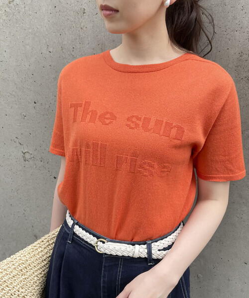 COMME CA ISM(コムサイズム)の「ロゴ ニットTシャツ(ニット/セーター・レディース・ダークブラウン/ベージュ/オリーブ/オレンジ・MEDIUM/LARGE)」の4枚目の写真