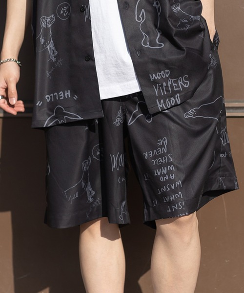 (What it isNt)ART BY MARKGONZALES(ワットイットイズント)の「【(What it isNt) ART BY MARK GONZALES/ワットイズイズント マークゴンザレス】総柄プリントイージーショーツ <セットアップ可能>(チノパンツ・メンズ・ブラック/ブラック系その他・L/M/XL)」の2枚目の写真
