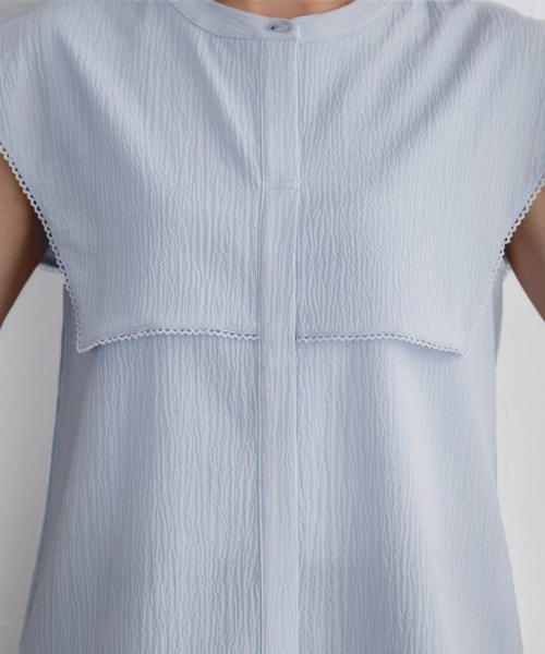 スカラップブラウス