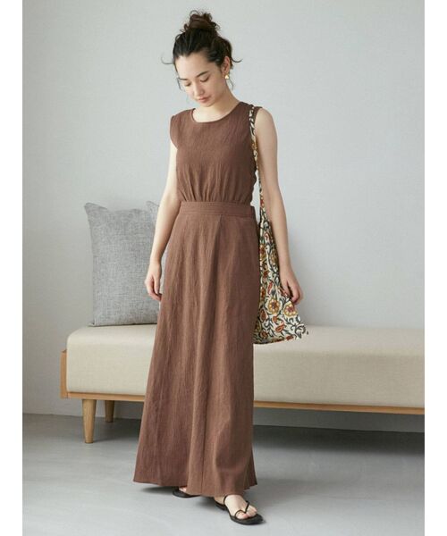 バックデザインノースリワンピース