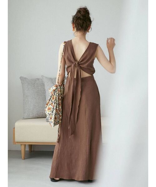 バックデザインノースリワンピース