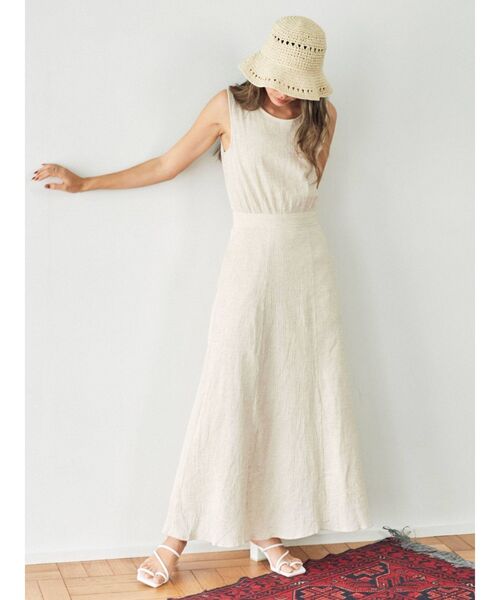 バックデザインノースリワンピース