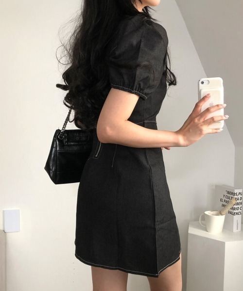 by muni:r（バイ ムニール）の「ステッチデニムパフワンピース（ワンピース・レディース・ブラック/ブルー・FREE）」の12枚目の写真