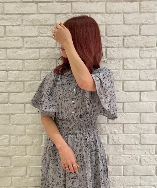 abc une face（アーベーセーアンフェイス）の「ケープ袖ワンピース（ワンピース・レディース・ホワイト/ライトグレー/ブラック・FREE）」の21枚目の写真