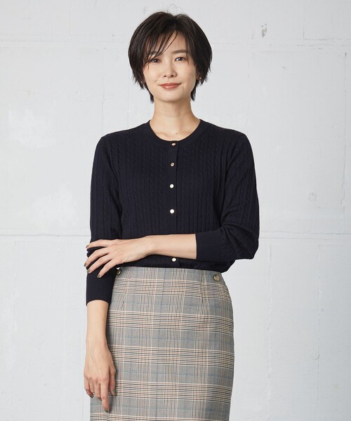 J.PRESS(ジェイプレス)の「【洗える】KNIT BASIC ミドル カーディガン(カーディガン/ボレロ・レディース・ライトグレー系/ベージュ系/ネイビー系/パープル系/オレンジ系・T13/T15)」の4枚目の写真