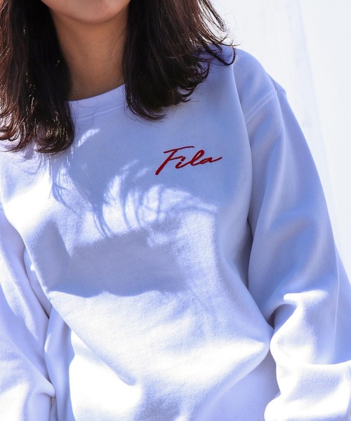 FILA(フィラ)の「【別注】 【FILA】 アソート ロゴ ルーズシルエット 裏起毛 長袖 スウェット トレーナー(スウェット・レディース・ホワイト/ブラック/ネイビー/オートミール/杢グレー/ホワイト系/ホワイト系1/ホワイト系2/ホワイト系3/ホワイト系4/ブラック系/ブラック系1/ブラック系2/ブラック系3/ブラック系4/グレー系/グレー系1/グレー系2/アイボリー系/アイボリー系1/アイボリー系2/ネイビー系/ネイビー系1/ネイビー系2・MEDIUM/LARGE/X-LARGE)」の4枚目の写真