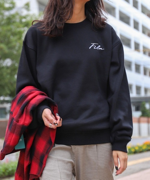FILA(フィラ)の「【別注】 【FILA】 アソート ロゴ ルーズシルエット 裏起毛 長袖 スウェット トレーナー(スウェット・レディース・ホワイト/ブラック/ネイビー/オートミール/杢グレー/ホワイト系/ホワイト系1/ホワイト系2/ホワイト系3/ホワイト系4/ブラック系/ブラック系1/ブラック系2/ブラック系3/ブラック系4/グレー系/グレー系1/グレー系2/アイボリー系/アイボリー系1/アイボリー系2/ネイビー系/ネイビー系1/ネイビー系2・MEDIUM/LARGE/X-LARGE)」の11枚目の写真